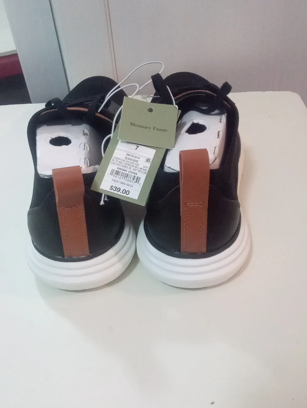 Goodfellow Men's Black Casual Lace-Up Sneakers with Brown Accent Sz 7 NWT $40